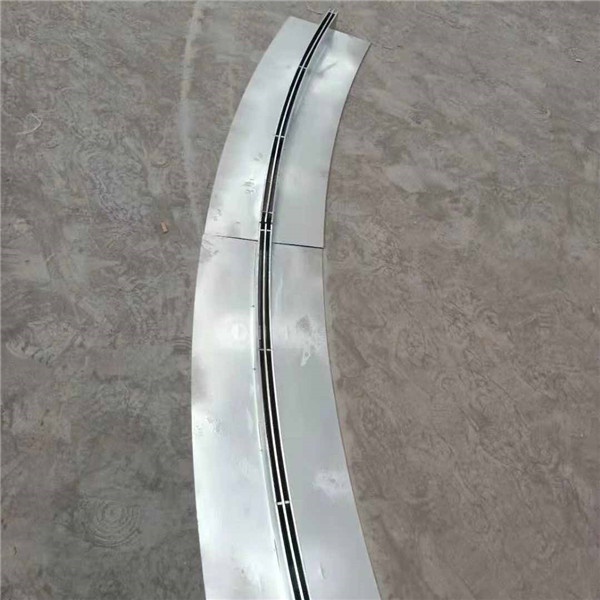 不锈钢板流水线和不锈钢沟